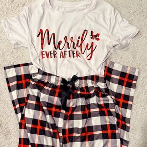 🎄💍 Merrily Christmas Pajama Set – New! 🎁